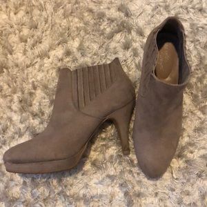 Nude Dexflex comfort heels